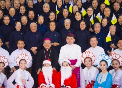 Đức Tổng Giám mục Marek Zalewski  Đại diện Tòa Thánh tại Việt Nam  Thăm Hội dòng Khiết Tâm Đức Mẹ Nha Trang 13 12 2018