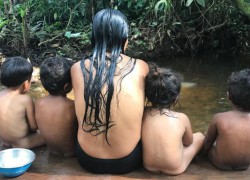 Xin trợ giúp người dân bản địa Amazon
