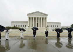 Các nữ tu trước Tòa án Tối cao của Hoa Kỳ