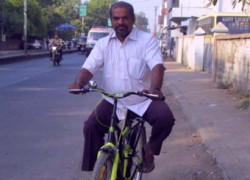 Cha Vinod Kanatt -  Ông cha xe đạp tại Ấn Độ