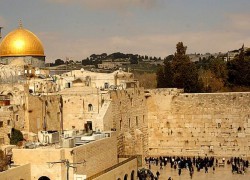 Bức tường than khóc ở Giêrusalem