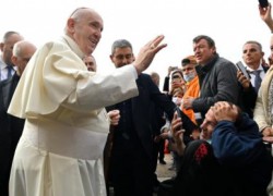 ĐTC gặp gỡ và cầu nguyện với người nghèo tại Assisi