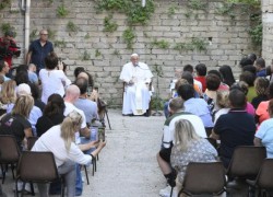 ĐTC Phanxicô gặp gỡ các gia đình của giáo xứ Thánh Brigítta ở khu phố Palmarola của Roma