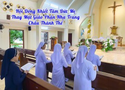 Hội Dòng Khiết Tâm Đức Mẹ Thay Mặt Giáo Phận Nha Trang Chầu Thánh Thể