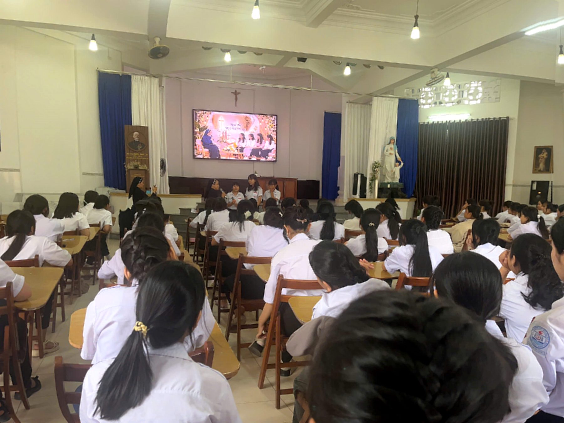 thanh tuyen khiet tam duc me (3)