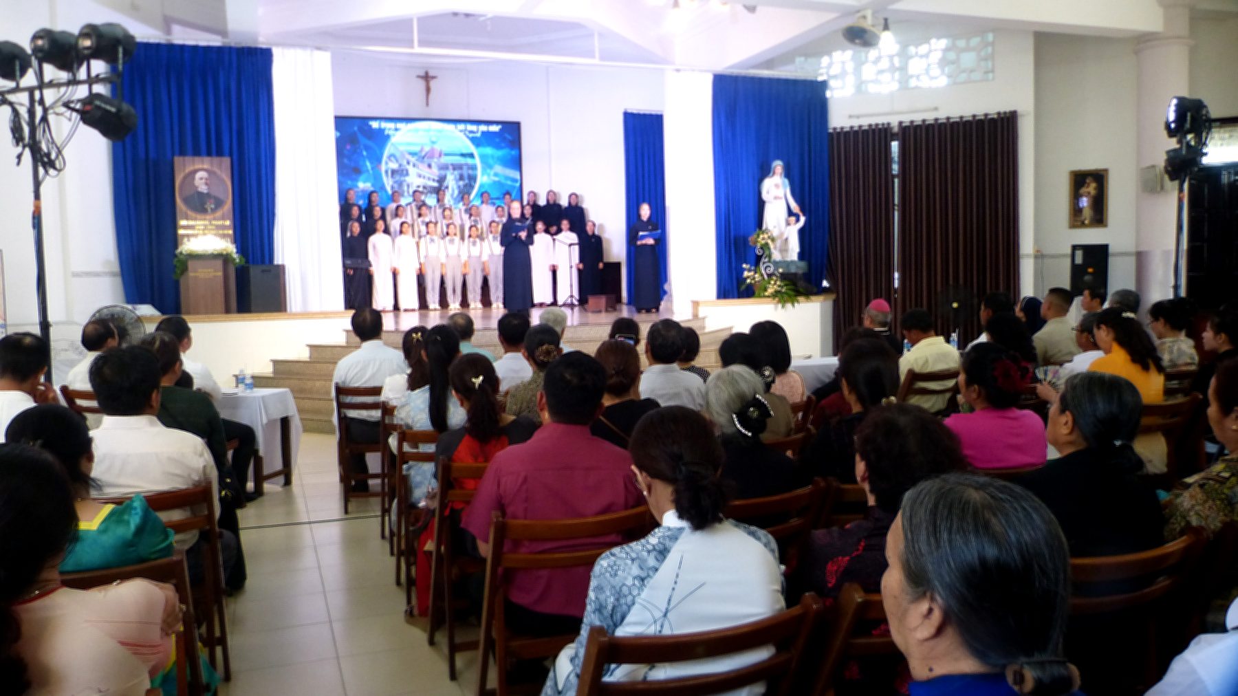 hoi dong khiet tam duc me (16)