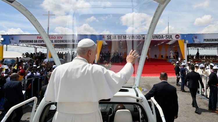 Đức Lêô XIV tại Saurimo: Đấng Phục Sinh soi sáng và thánh hóa chúng ta