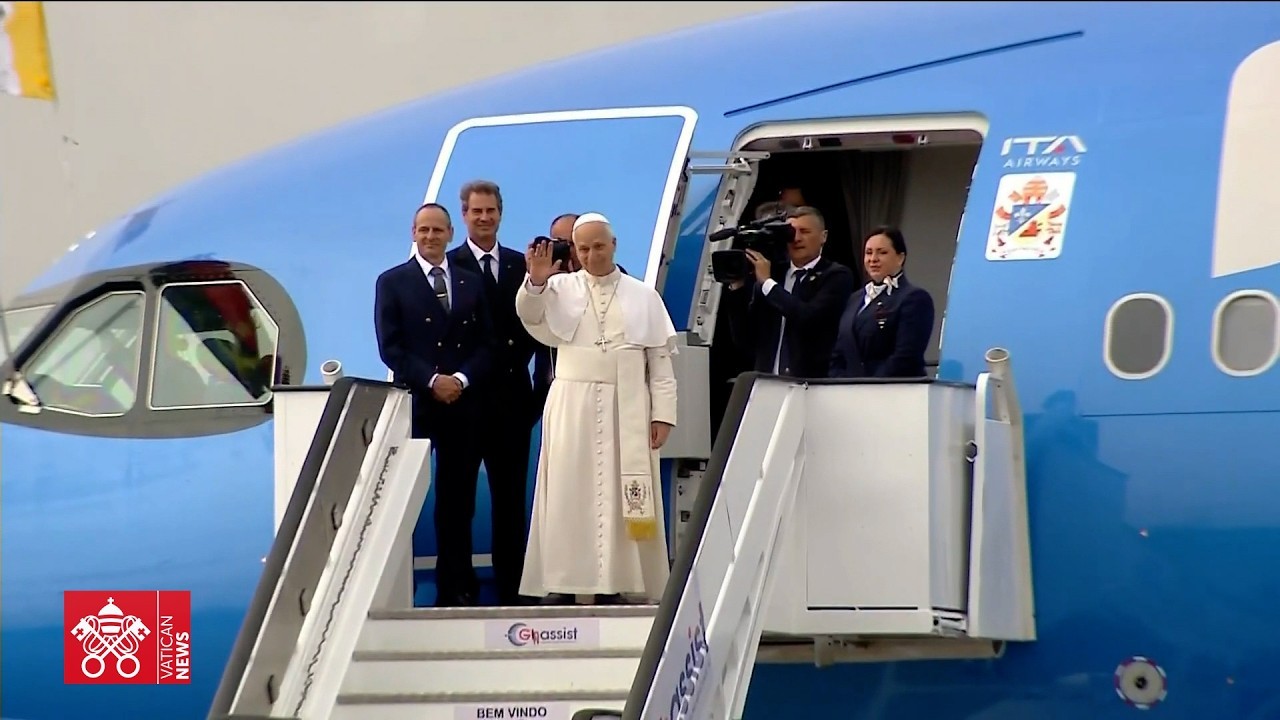 Đức Lêô XIV rời Angola, bay đến Guinea Xích Đạo