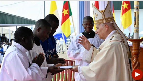 Đức Lêô XIV tại Douala: Giới trẻ châu Phi phải từ bỏ bạo lực và tệ đoan