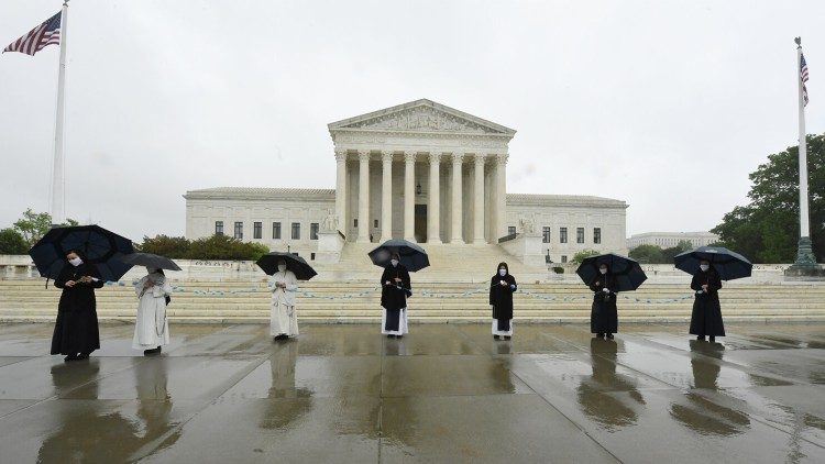 Các nữ tu trước Tòa án Tối cao của Hoa Kỳ