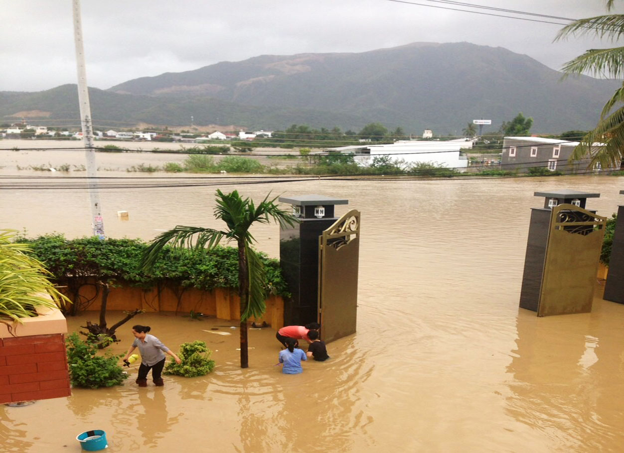 Nhà Mẹ Hội Dòng Khiết Tâm Đức Mẹ Nha Trang bị ngập lụt trong 3 ngày