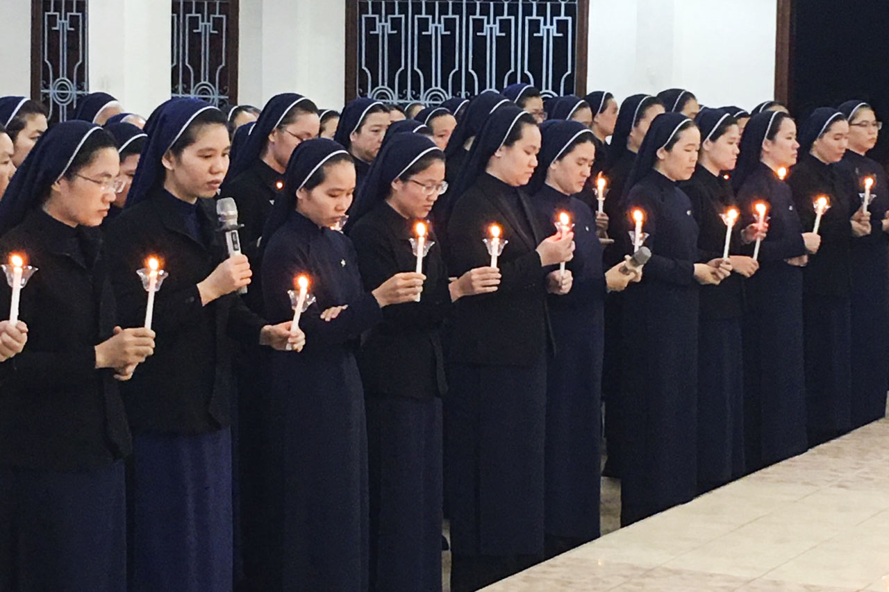 Các nữ tu Hội dòng Khiết Tâm Đức Mẹ Nha Trang mừng Ngày Đời Sống Thánh Hiến lần thứ 25