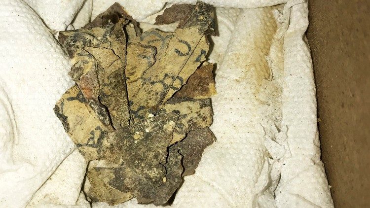 Khám phá lịch sử các mảnh Kinh Thánh có niên đại 2.000 năm tại Israel