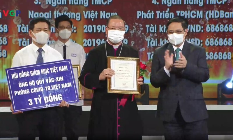 Hội đồng Giám mục Việt Nam ủng hộ Quỹ vắc-xin phòng Covid-19