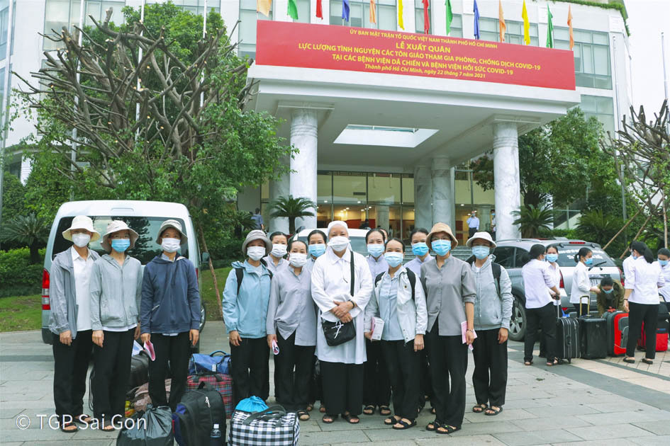 Tình nguyện viên các tôn giáo lên đường phục vụ bệnh nhân Covid-19