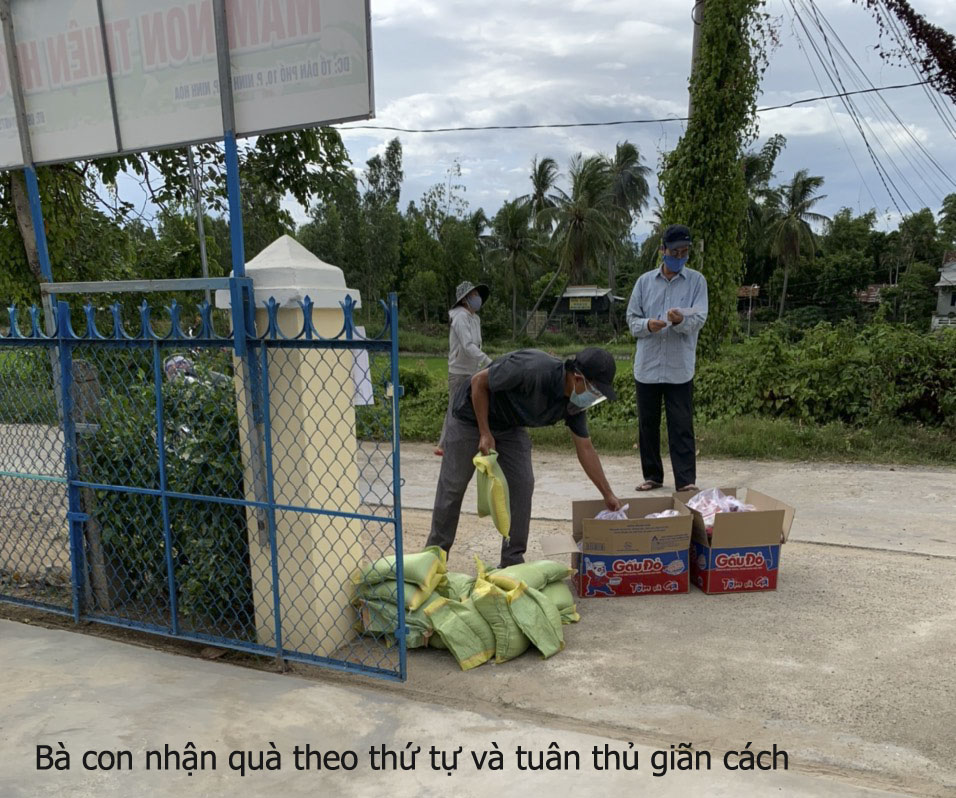 dong khiet tam duc me cuu tro mua dich (2)