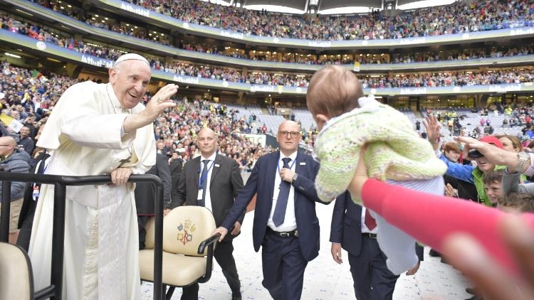 Đức Thánh Cha tại cuộc gặp gỡ các Gia đình năm 2018  (Vatican Media)