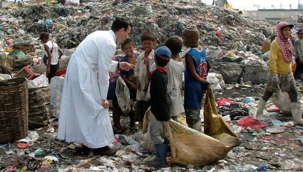 Cha Matthieu Dauchez, thiên thần đường phố của trẻ em nghèo ở Philippines
