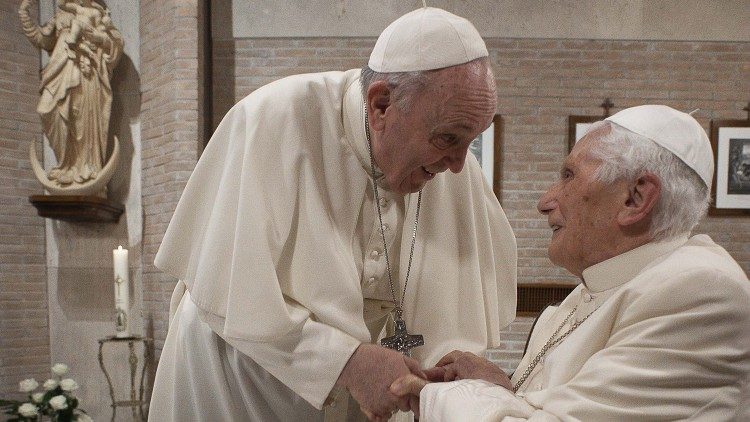 ĐTC Phanxicô thăm Đức nguyên Giáo hoàng Biển Đức XVI (28 11 2020)  (Vatican Media)