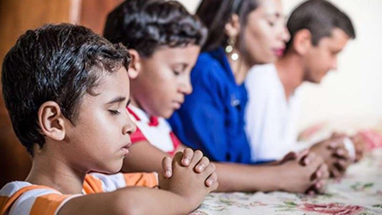 ĐTC Phanxicô: Lời cầu nguyện của trẻ em giúp trở thành những người kiến tạo hoà bình