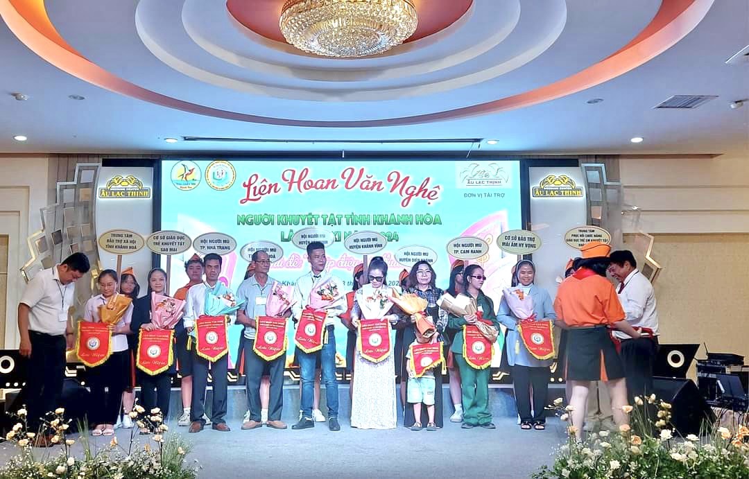 Cơ sở Chăm Sóc Giáo Dục Trẻ Khuyết Tật Sao Mai tham gia Liên hoan văn nghệ Nhân kỷ niệm lần thứ 11 Ngày Người khuyết tật Việt Nam tại Nha Trang