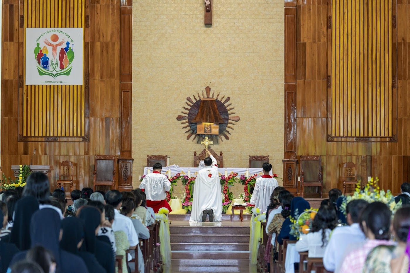 đền thánh mẹ nhân lành (5)