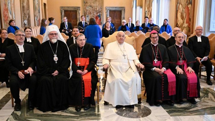 Đức Thánh Cha tiếp phái đoàn đại kết đến từ Phần Lan  (VATICAN MEDIA Divisione Foto)