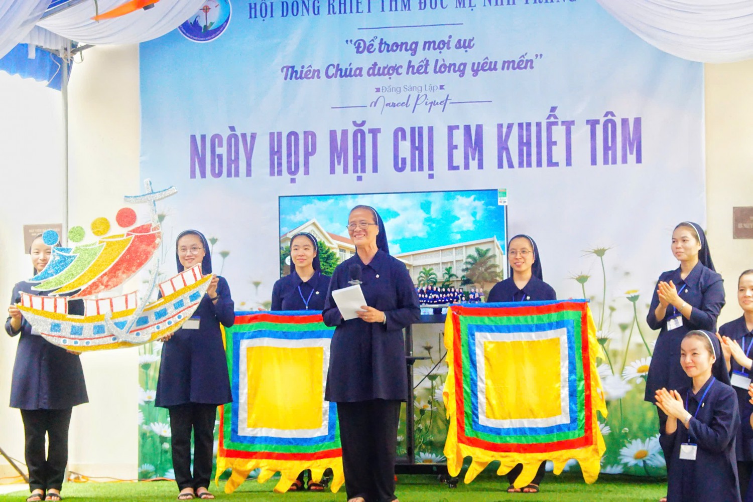 hoi dong khiet tam duc me (6)