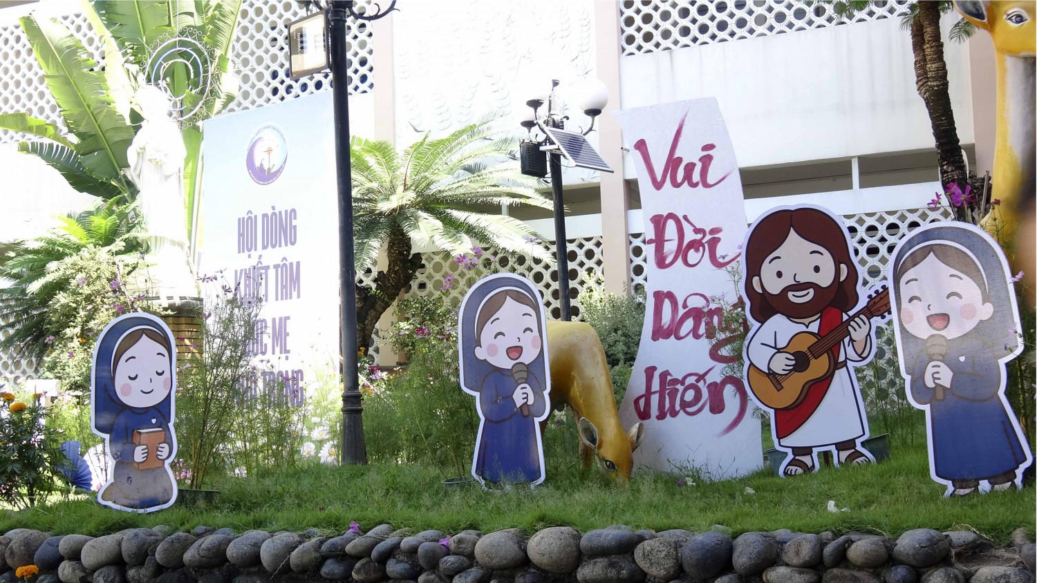 hoi dong khiet tam mung bon mang 2