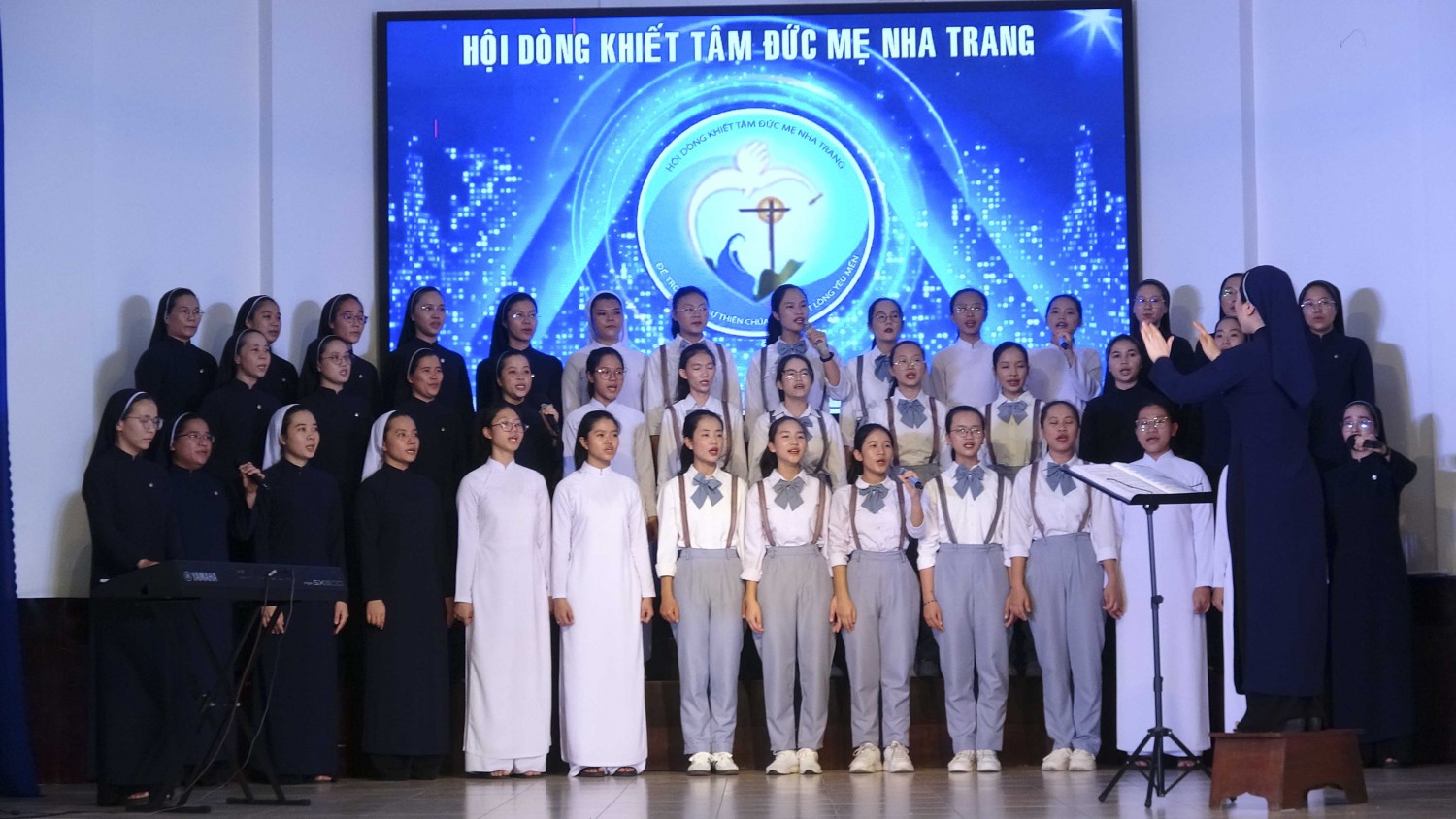 hoi dong khiet tam mung bon mang 5