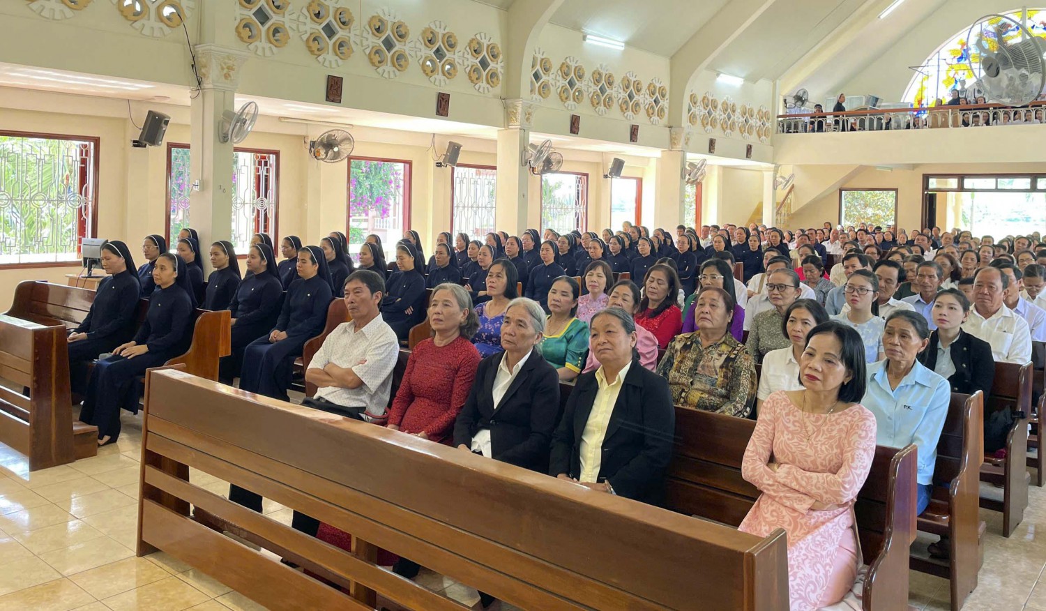 le bob mang hoi dong khiet tam duc me (7)