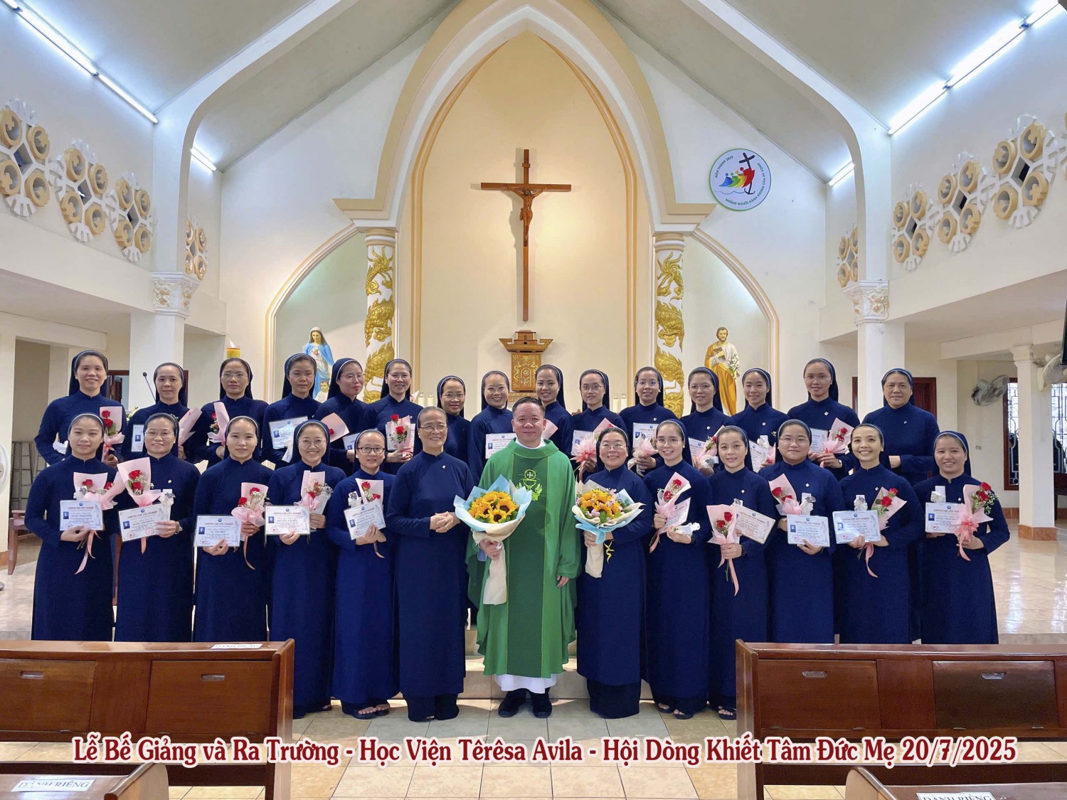 Lễ Bế Giảng & Ra Trường - Học Viện Têrêsa Avila Hội Dòng Khiết Tâm Đức Mẹ 2025