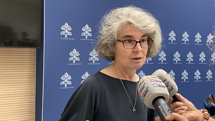 Sơ Nathalie Becquart, Phó Tổng thư ký của Ủy ban Tổng thư ký Thượng Hội đồng Giám mục