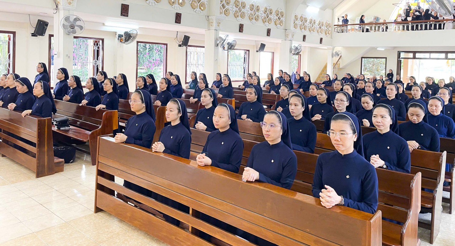 45 Khấn Sinh Hội Dòng Khiết Tâm Đức Mẹ lặp lại lời khấn dòng 1