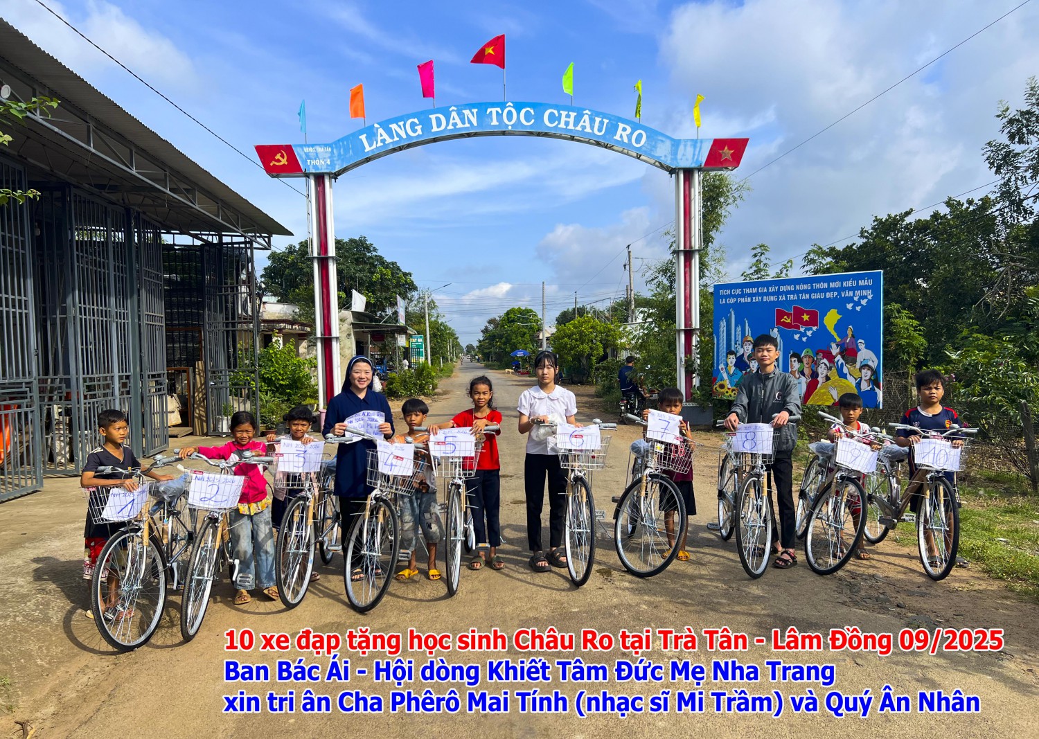 Trao tặng 40 xe đạp cho các học sinh đồng bào có hoàn cảnh khó khăn đầu Năm học 2025 - 2026, Ban Bác Ái Hội dòng Khiết Tâm Đức Mẹ Nha Trang thực hiện