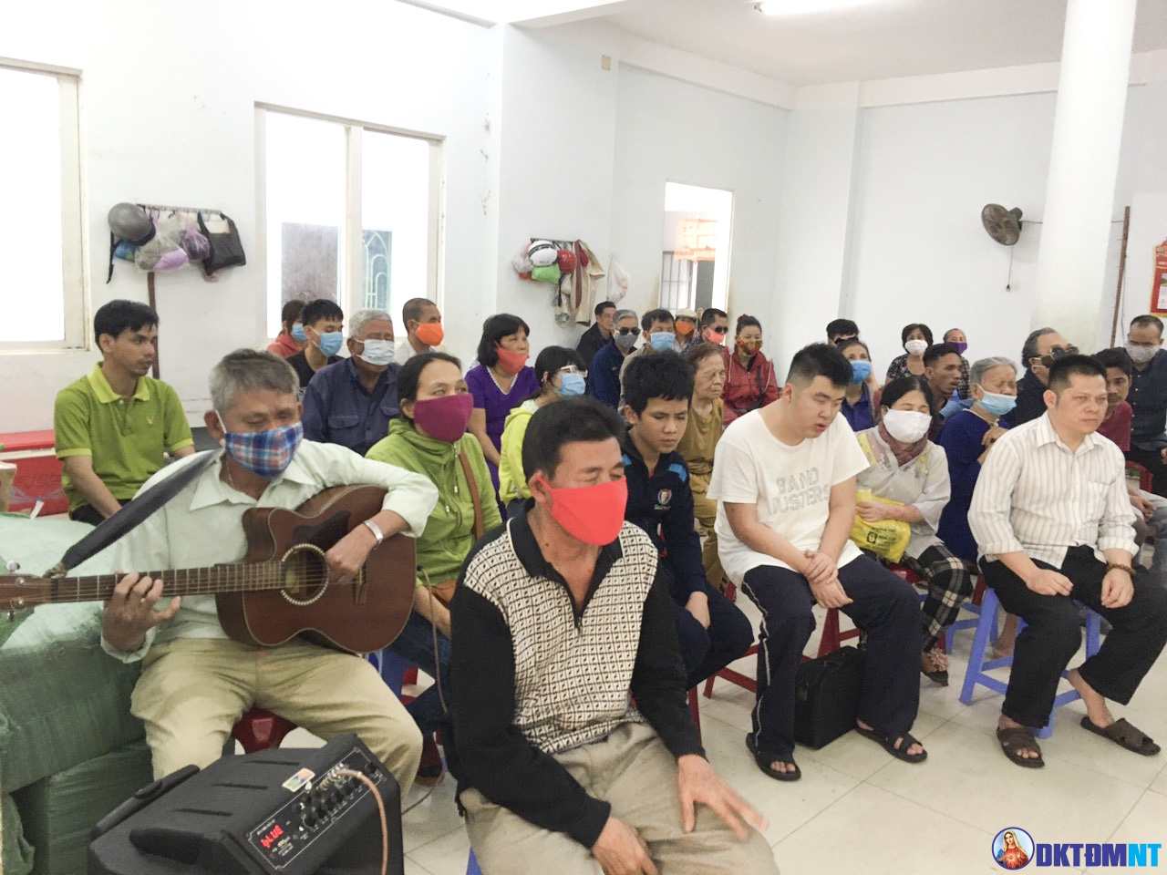 Dòng Khiết Tâm Đức Mẹ tặng quà Tết 2021 Hội Người Mù TP Nha Trang
