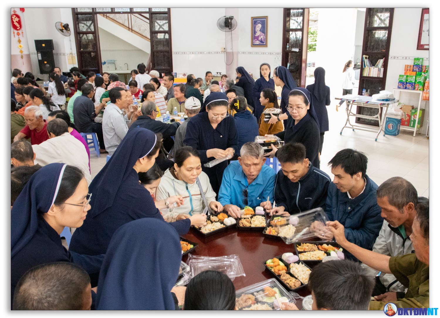 Tiệc Tất Niên và Hội Chợ Xuân 2025 cho Những Người Kém May Mắn do Hội dòng Khiết Tâm Đức Mẹ tổ chức