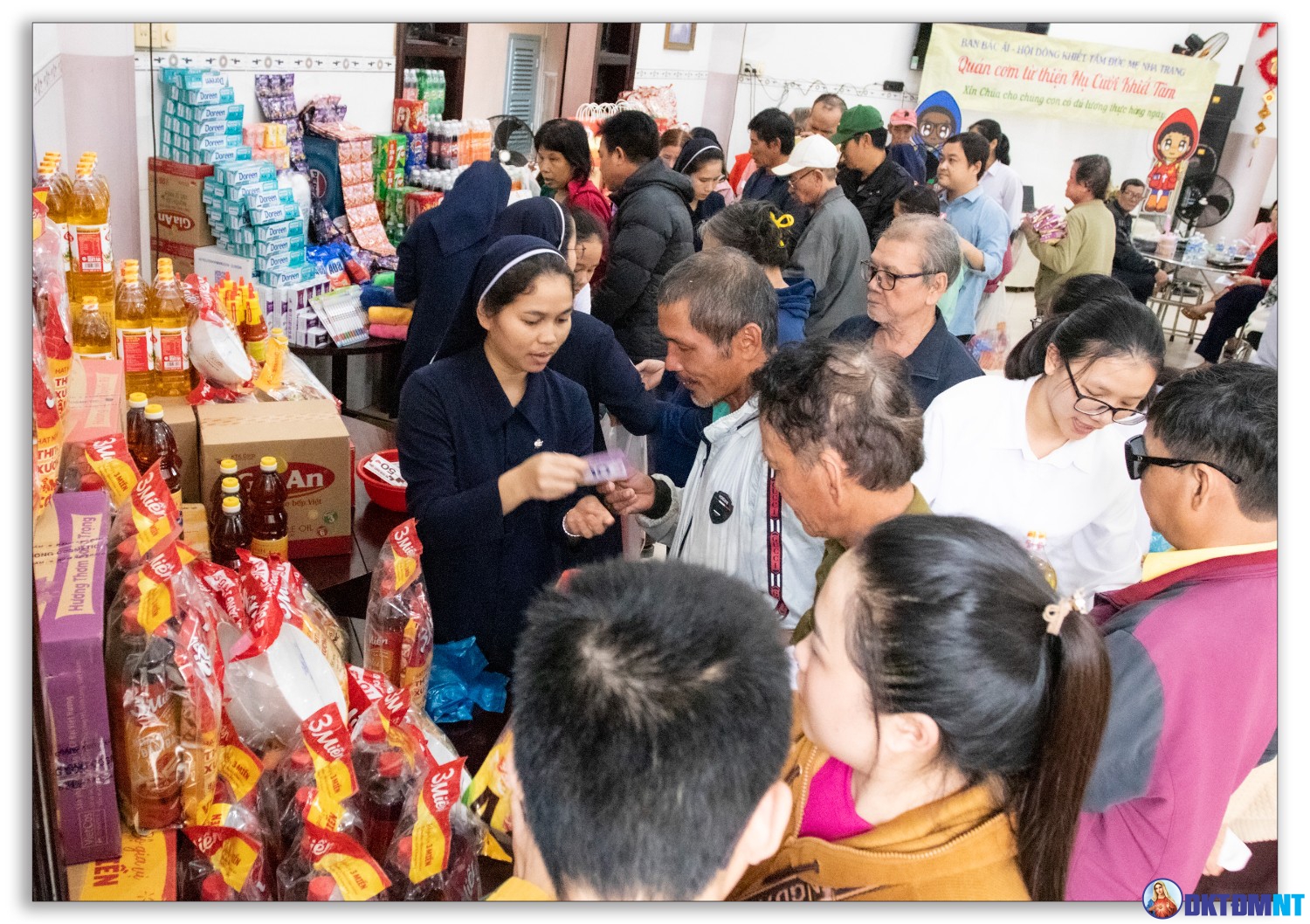 Tiệc Tất Niên và Hội Chợ Xuân 2025 cho Những Người Kém May Mắn do Hội dòng Khiết Tâm Đức Mẹ tổ chức