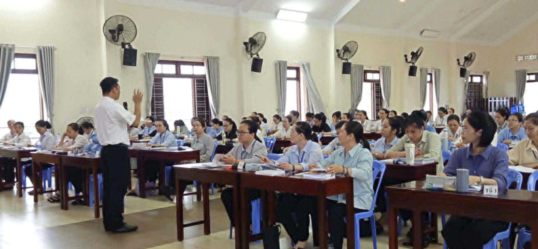 lien tu si giao phan nha trang (2).jpg