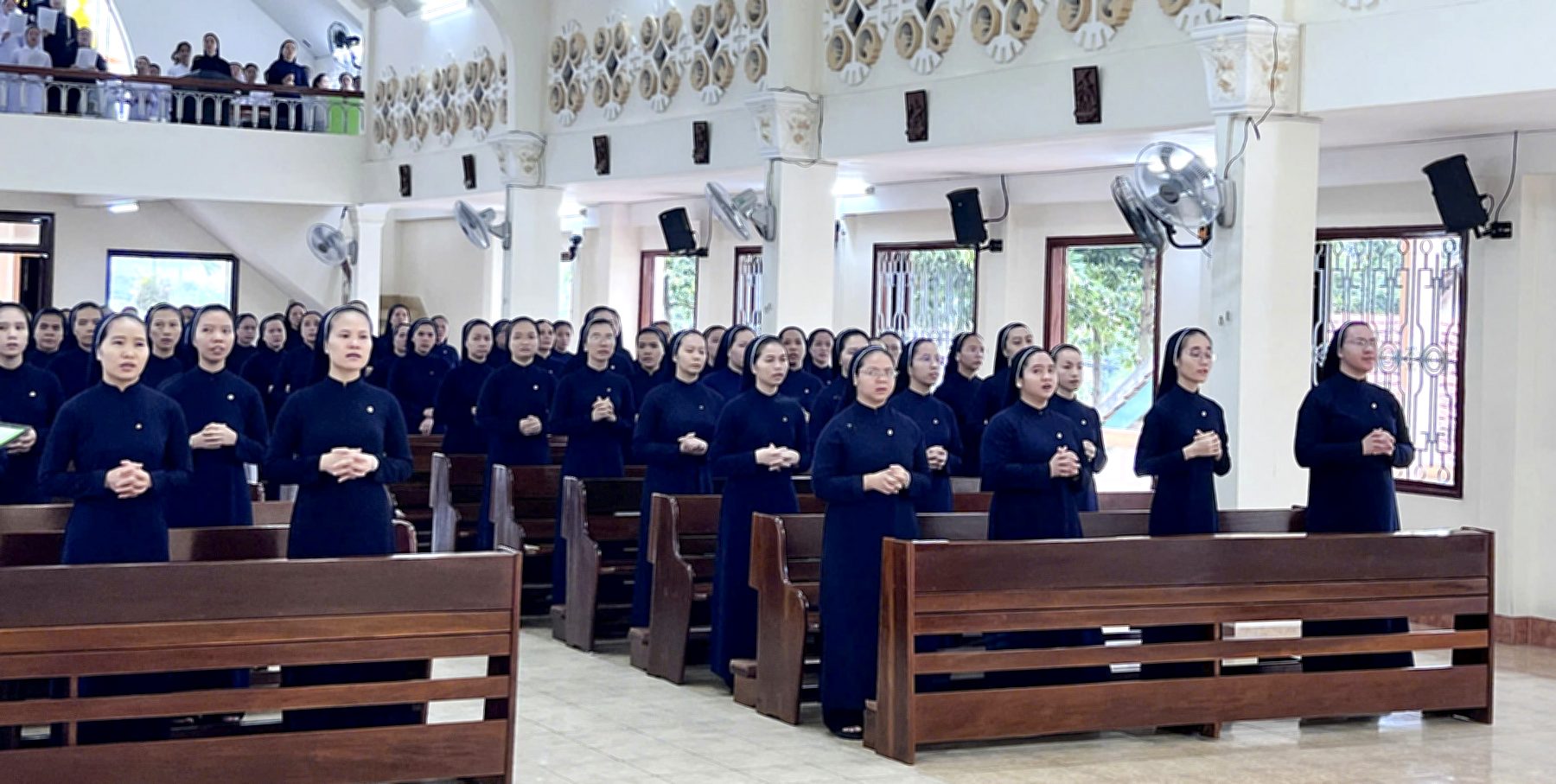 Lễ Tuyên Khấn Lại Hội Dòng Khiết Tâm Đức Mẹ 20.8 (10).jpg