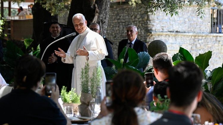 Đức Lêô XIV tại bữa trưa ở Borgo Laudato si': Tôi đến với sự đói khát lòng bác ái đích thực